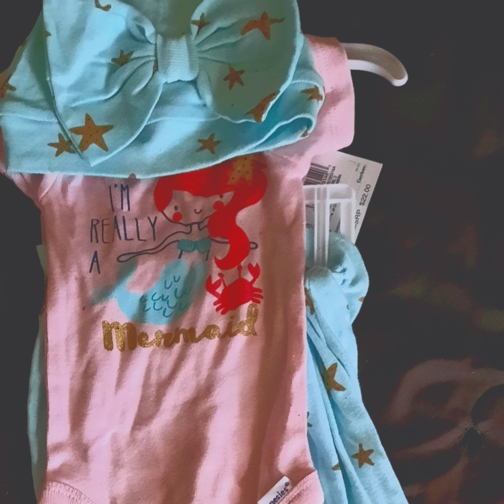 New with tags,, Cute im a real mermaid outfit